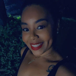 Meet your Posher, Dominique